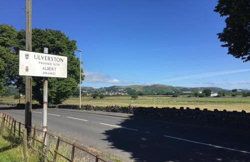 Renovated 2 bed Cottage in Ulverston, Garden with Views - Foto 9