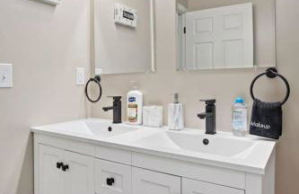 Chic Boho Retreat Near Downtown - Photo 53