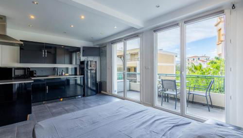 Studio Juan les pins avec terrasse - Photo 3