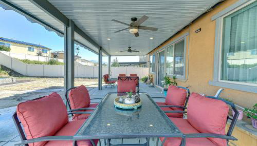 Pool & Yard: Luxe Beaumont Getaway! - Foto 2