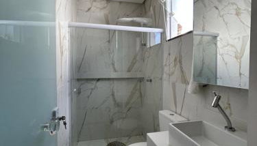 Casa 3 Suítes com Ar a 120m da Praia - Foto 1, towels, Shower