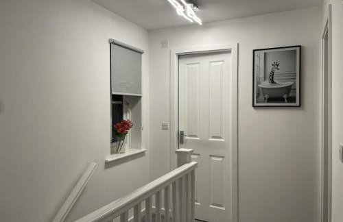 Modern 3 Bedroom high spec house in Sheffield - Photo 16