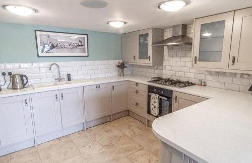 Waterfront Boathouse - Drift Cottage - Foto 21