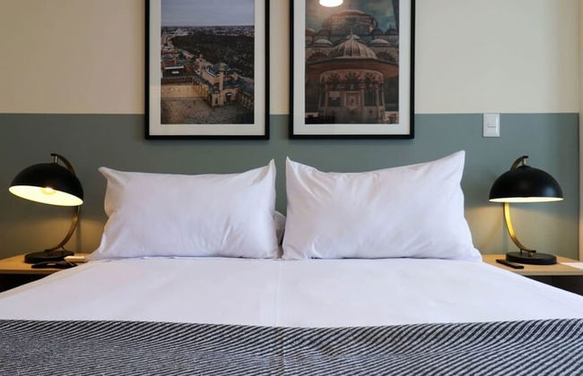 w Minimalist 2BR in Miraflores - Photo 9