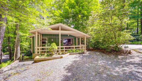On-Site Lake and Pool Access Cabin in Newland! - Foto 2