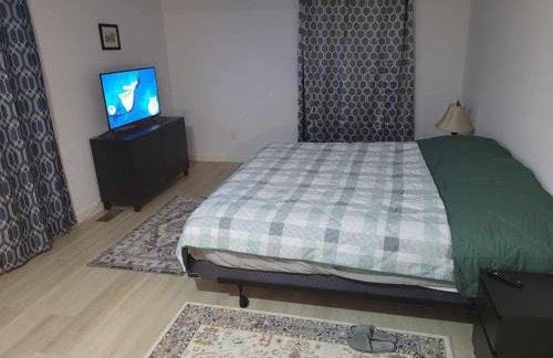 Spacious 4BR Home w Pool • Family Friendly - Foto 18