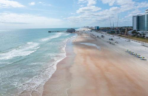 10th Floor Oasis Stunning 2BR with Spacious Private Double Balcony at The Wyndahm Ocean Walk Resort - Foto 30