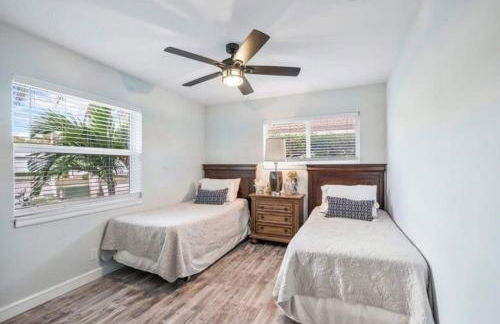 The Coastal Duo Escape - Foto 33