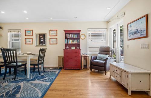 Stunning beach home - steps2sand, AC, Large Patio and Fast Wifi! - Foto 22