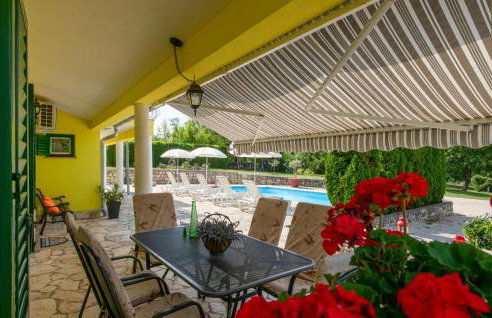 2 Bedroom Awesome Apartment In Labin - Foto 2