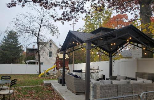 Sunny & Spacious 2BD 1BA WFH Apt-Huge Yard & Patio - Foto 16