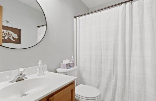 Charming Getaway l recently renovated l Hidden Valley l 4BR+3Bath l Hot Tub - Foto 13