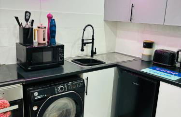 Hertford Home detached garden parking pet allowed - Foto 14