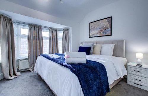 Spacious 4-Bed House in Welling - Free parking - Photo 42