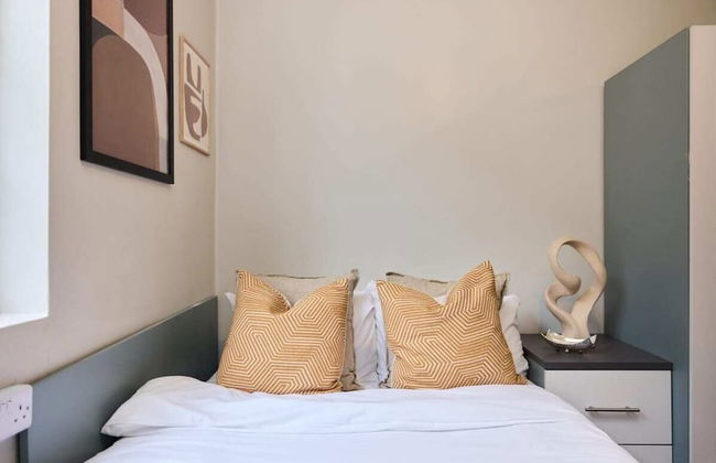 Classic Room 09 - Louise House Summer Youth Accommodation - Photo 3