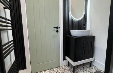 ResiLets - Plessey Road House, Large, Modern Home - Foto 17