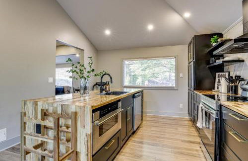 Decatur Gem Modern Kitchen, Deck and Fireplace! - Foto 11