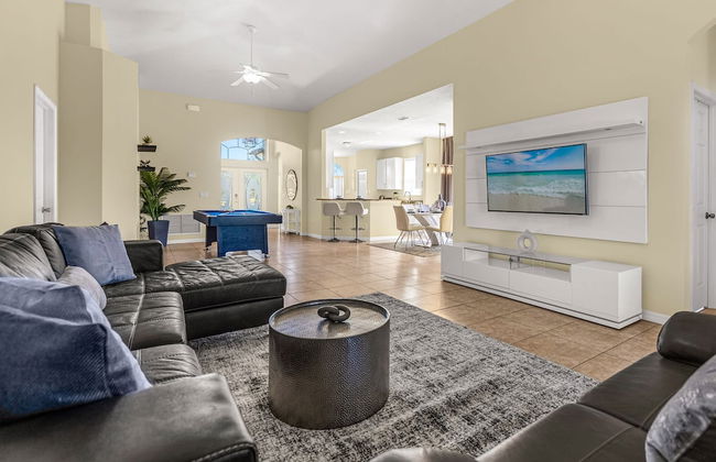 Upstay - New Home Near Disney w Private Pool BBQ - Foto 1