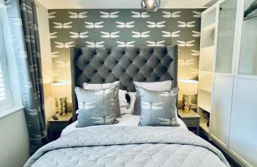 Cotswold Chic Retreats "Cloud Nine" Central Chipping Campden-Parking-Garden - Photo 10