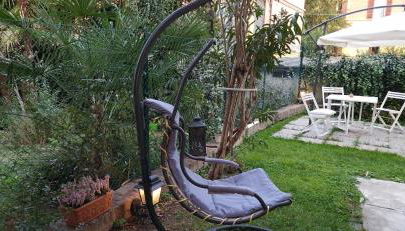 Minimal Chic House Parking and Private garden - Photo 2, Garden