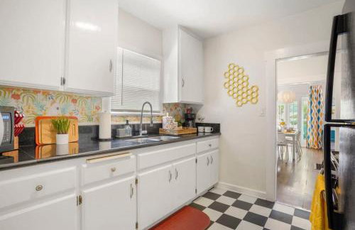 Bright and Quirky Hillcrest Craftsman - Photo 16