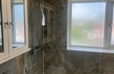 Five Oaks House- Entire 3 Bedroom House for Family & Contractors with up to 5 sleep- NO PARTIES ALLOWED - Foto 23