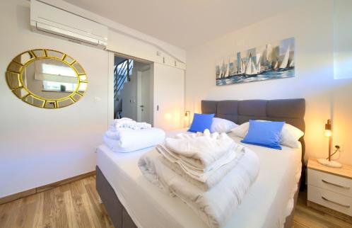 VILLA SOLIS LACUS modernes Apartment - privater beheizbarer Pool- Klimaanlage - private Parkplätze - Foto 20