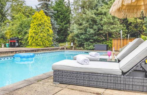 Detached countryside family home, set in extensive private gardens, with a hot tub - Pass the Keys - Photo 24