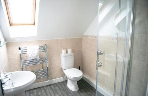 4-Bed, Sleeps 6, contractors welcome! - Foto 39