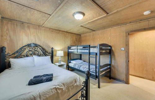 Spacious Ranch Style Home w Cinema Room - Foto 34