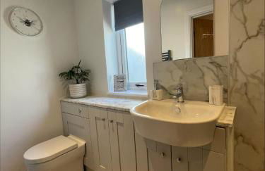 Bumblebee Barn, Luxury contemporary holiday home - Photo 10