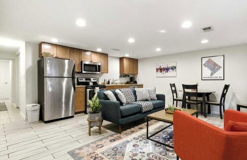 Cozy 2BR Flat - Walk to METRO Union Market - Foto 9