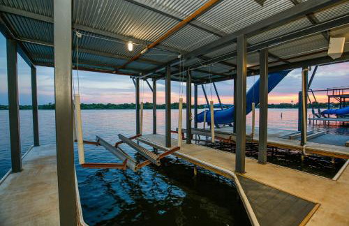 Luxury Lake LBJ House with Heated Swimming Pool and Spill Over Hot Tub and 2 Boat Slips - Foto 53