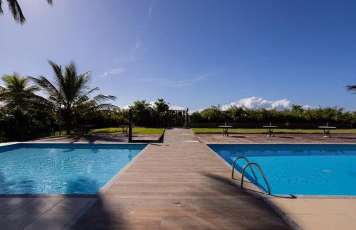 Apt em Condomínio pé na areia - Praia da Perola - Foto 1