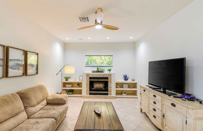 Private Pool, Pond Views, & Bonus Lounge in Gated Naples Community Drive to Dining & Sand - Foto 5