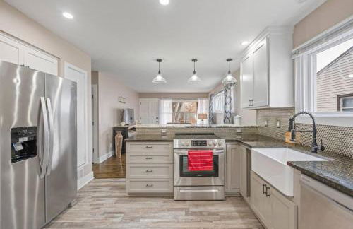 Benson. Cozy pet friendly living. No pet fees. - Photo 21