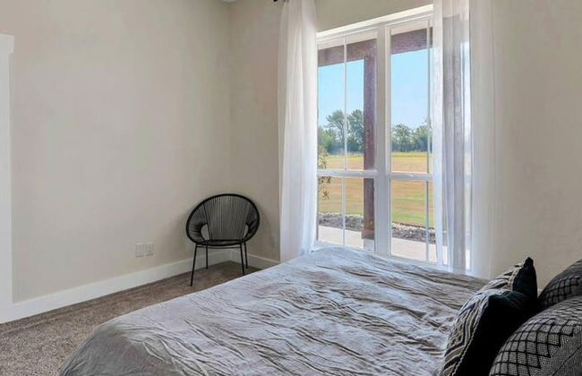 New Luxury Texas Farmhouse - Photo 10