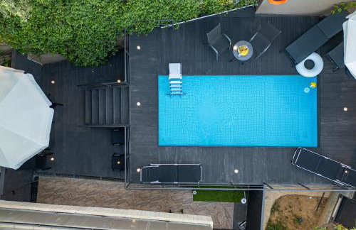 Blissful Residence with Pool by 8essentially - Foto 45