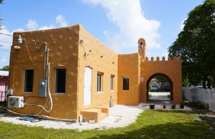 Charming Historic Home with Modern Comforts - Foto 22