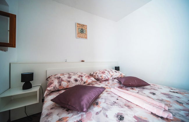 M & J Central Suites - Photo 20