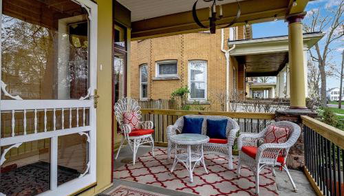 5BR Family Victorian Walk2Falls KingSuite Gameroom - Foto 5