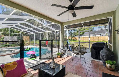 Relaxing Modern Home Sleeps 6 Pool BBQ Firepit - Foto 23