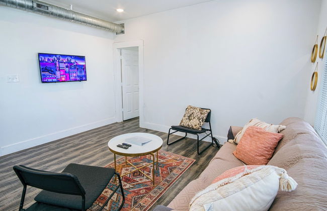 Impressive Cozy Historic 2BR Apt 201 Near Downtown - Foto 8