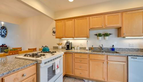 Bright Condo with Community Perks Near Ski Quechee! - Foto 4