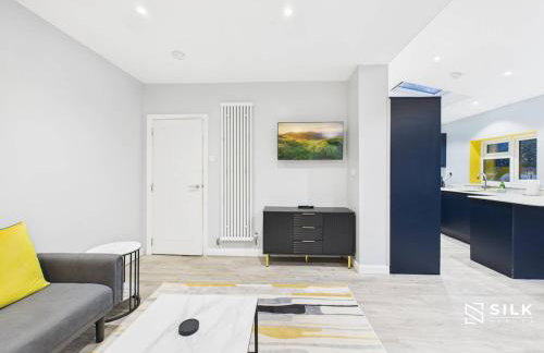 Refurbished 4-Bed, Open-Plan Living, Sleeps 10 - Foto 15