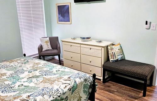 Summer's Little Bay Getaway - Photo 10