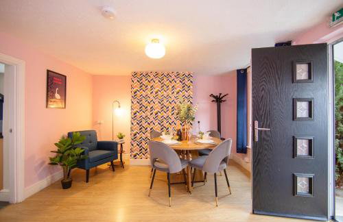 Stylish central location 3 bedroom house - Photo 21