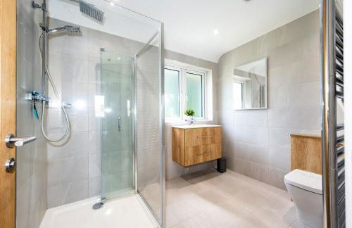 NEW! Stunning & Huge 5BR with Parking & Garden - Perfect for Families & Groups! Excellent Location - Foto 27