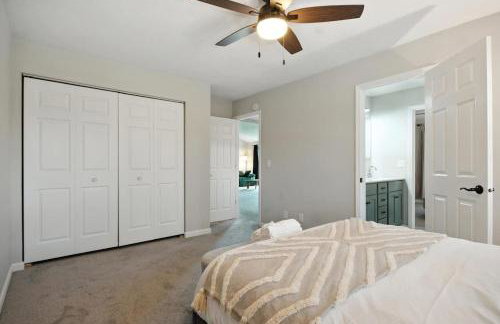 Stylish 2BR Loft Near ISU Hospitals & Downtown - Foto 18