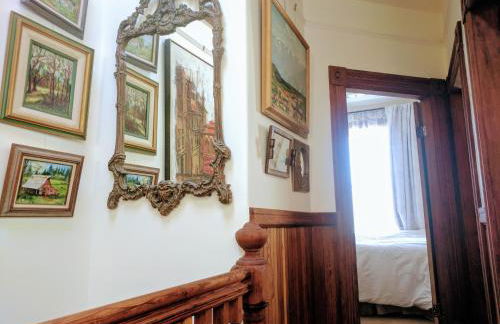 Perfect Location - 4BD,1BA - Restored Redwood Home - Foto 38